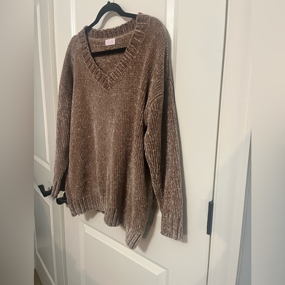 Pink Lily Boutique Oversized Chenille Golden Brown Sweater Size Small - Picture 3 of 9